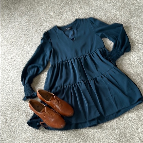 Blue Teal Mini Dress with V-Neck and Bishop Sleeves - Picture 3 of 9